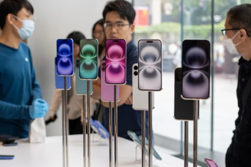 Đổ xô mua iPhone sau khi hãng giảm giá sốc
