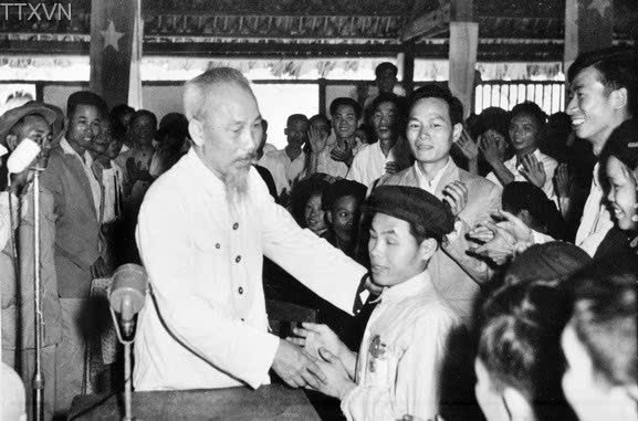 Chủ tịch Hồ Chí Minh với Thương binh Liệt sĩ và đạo lý Uống nước nhớ nguồn của dân tộc