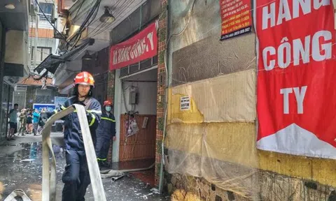 Hà Nội: Cháy nhà 4 tầng trên phố Nguyễn Thị Định