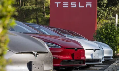Lần đầu tiên trong lịch sử, thị phần xe điện Tesla thấp hơn 50% tại Mỹ: Từ kẻ tiên phong, giờ đây Elon Musk trở thành ‘vị vua đã già’ trên thị trường