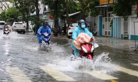 Nam Bộ và miền Trung đón mưa lớn kéo dài