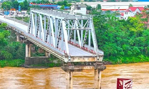 Đưa cầu Phong Châu mới vào khai thác trong năm 2025