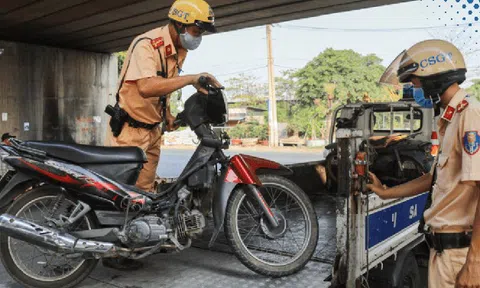 Quy định mới nhất về tạm giữ xe và giấy phép với người vi của CSGT, ai cũng nên biết