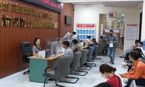 Xử lý thủ tục trễ, hàng loạt sở ngành ở Quảng Bình bị "bêu tên"