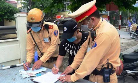 Không nộp phạt vi phạm giao thông, người vi phạm sẽ đối diện 4 rủi ro này