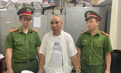 Bắt tạm giam Nguyễn Văn Phượng