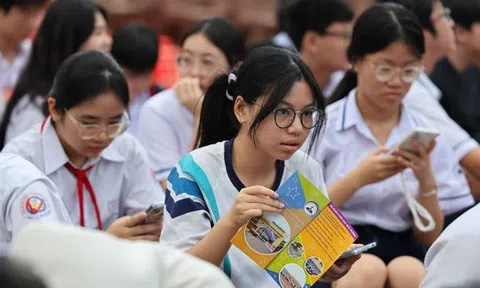 Đề thi lớp 10 môn ngữ văn: Ngữ liệu không có trong sách giáo khoa, phải làm sao?