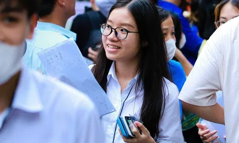 Bất ngờ bỏ tổ hợp xét tuyển khối C: Yêu cầu giải trình