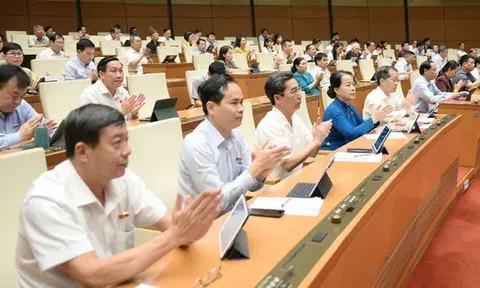 Quốc hội họp phiên bế mạc, biểu quyết thông qua nhiều nội dung quan trọng