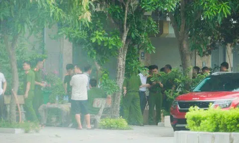 Khám xét nhà trùm giang hồ cộm cán Vi "ngộ" ở Thanh Hóa