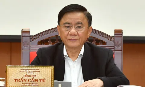 Bộ Chính trị yêu cầu kiện toàn bí thư, chủ tịch xã còn thiếu trước 25/7
