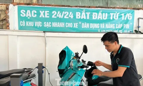 Nở rộ trạm sạc xe điện trong quán cà phê: Chuyên gia nói gì?