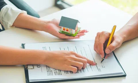 Hợp đồng chuyển nhượng nhà đất không công chứng vẫn được công nhận trong trường hợp nào?