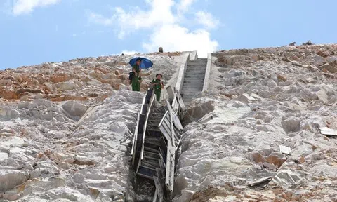 CLIP: Hiện trường vụ tai nạn lao động khi thi công đường cao tốc khiến 2 người tử vong
