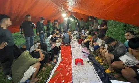 Công an Đà Nẵng vừa phá sới bạc "khủng", tạm giữ 14 người