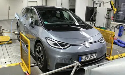 Quy định gây tranh cãi của Volkswagen khi 'khóa' động cơ, bắt khách hàng trả phí