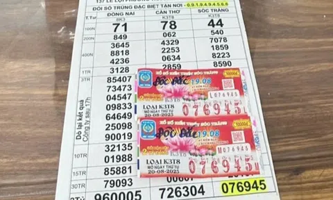 Được người bán dạo dúi cho 2 tờ vé số, người phụ nữ đem đi dò: Ngỡ ngàng nhìn kết quả