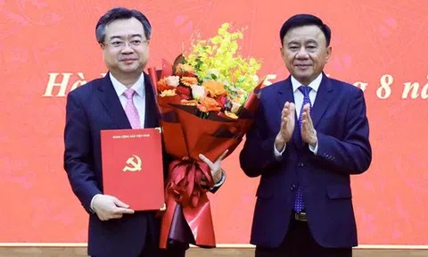 Trao quyết định bổ nhiệm ông Nguyễn Thanh Nghị làm Trưởng Ban Chính sách, chiến lược Trung ương