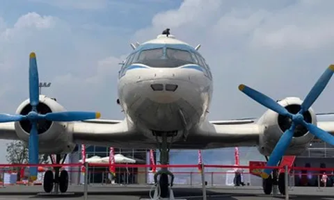 Điều đặc biệt của máy bay chở Bác Hồ đang được trưng bày ở triển lãm tại Hà Nội