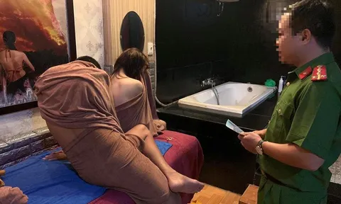 Bắt tạm giam 'ông trùm' mại dâm trá hình Hồ Công Định