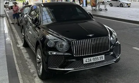 Đại gia Đà Nẵng mua xe sang Bentley giá 21 tỷ, gắn biển ngũ quý 9 giá 3,2 tỷ