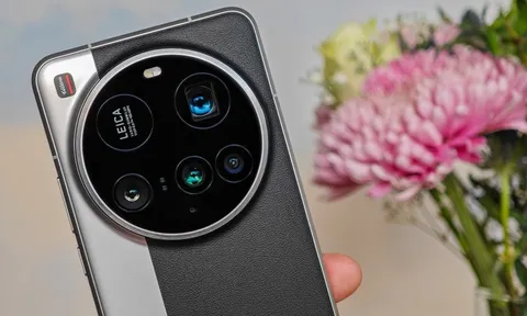 Hai ông lớn cùng lúc tấn công Xiaomi