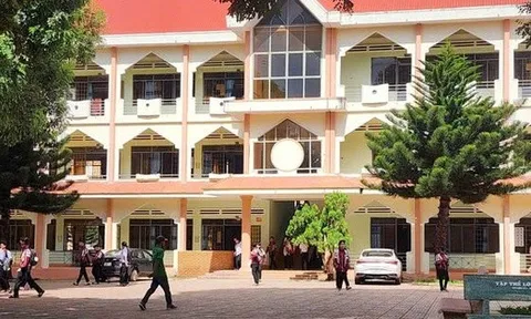 Kỷ luật cảnh cáo nữ hiệu trưởng nhiều lần vi phạm