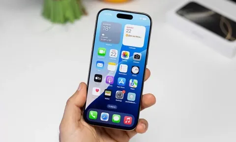 Lý do màn hình iPhone chưa đẹp hơn