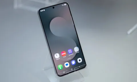 Samsung đón đầu Apple