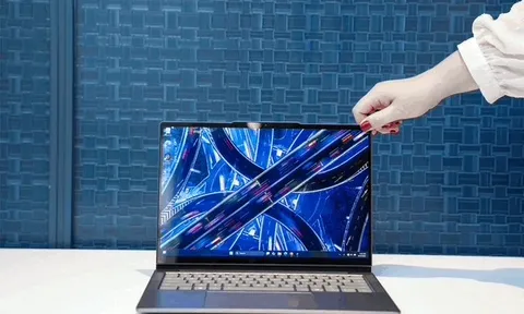 Laptop độc lạ của Lenovo
