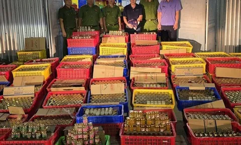 Cận cảnh quy mô gây choáng của "tổng kho" sản xuất nước yến giả tại Đà Nẵng