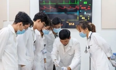 Chi phí học bác sĩ nội trú, cao nhất lên tới hơn 900 triệu đồng/năm