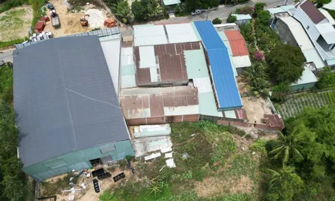 Xây nhà kho trái phép trên đất công