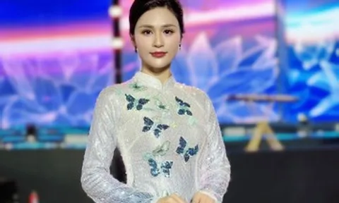 Thúy Diễm và Lương Thế Thành tình tứ ở sân bay, BTV Minh Trang VTV xinh đẹp