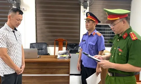 Bắt Đức "bê đê" trong đường dây khai thác cát trái phép ở Thanh Hóa