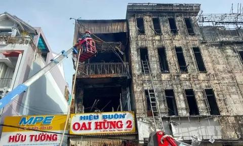 Cháy chi nhánh ngân hàng và tiệm tạp hóa ở Cà Mau