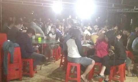 Cắm sạc xe đạp điện, 1 học sinh bị điện giật tử vong