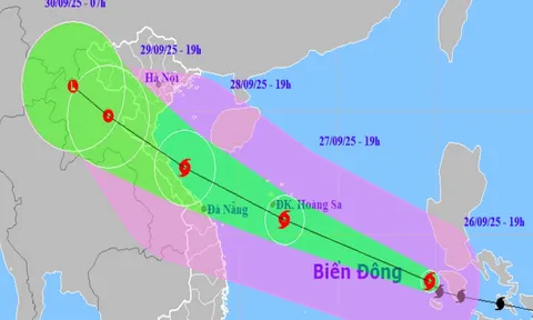 Bão Bualoi đã vào Biển Đông, giật cấp 15