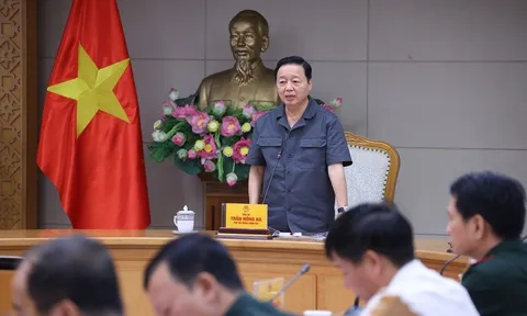 Bão số 10 Bualoi đi dọc biển khó dự báo, 2 mốc thời gian ứng phó tuyệt đối không chậm trễ