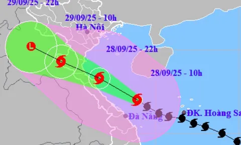 Bão số 10 Bualoi giật cấp 14, "quần thảo" từ Thanh Hóa - Bắc Hà Tĩnh trong 6-8 giờ