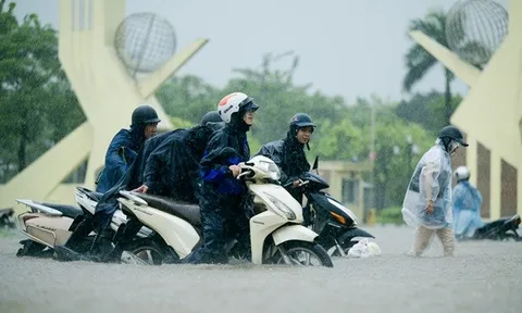 Tin mới nhất về cơn bão số 10: Khi nào Hà Nội xuất hiện mưa to, gió mạnh nhất?