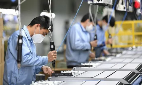 Đang hưởng trợ cấp thất nghiệp, có được hỗ trợ tiền ăn khi nâng cao trình độ kỹ năng nghề?