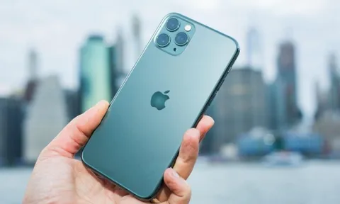 iPhone 11 Pro Max thành ‘đồ cổ’