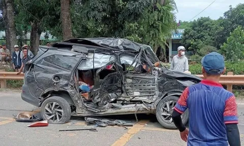 Va chạm giữa xe ô tô và xe đầu kéo, 4 người thương vong