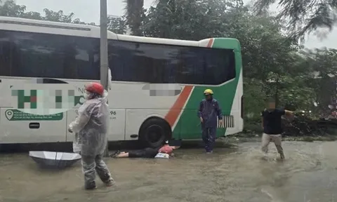 Nhiều người nghi bị điện giật khi đi qua vùng nước ngập