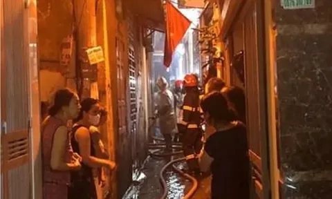 Nóng: Cháy nhà trong ngõ ở Hà Nội khiến cả 5 người tử vong