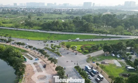 Đường dẫn cầu Trần Hưng Đạo hiện hình hài và bắt đầu vượt đê ra sông