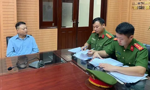 Hình ảnh shark Bình tại Công an Hà Nội