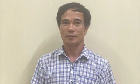 Tạm giữ Lê Văn Hoà