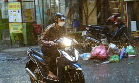 Từ đêm nay miền Bắc chuyển mưa dông